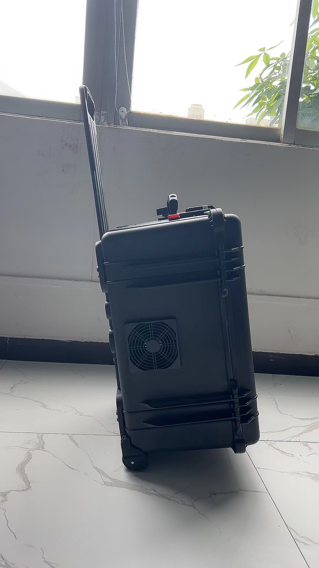 杭锦后手拉箱型移动通信干扰器